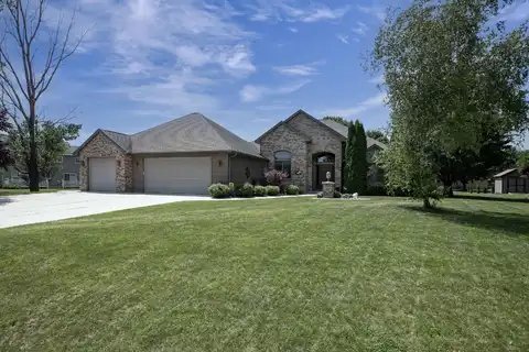 N8387 ROYCE Court, MENASHA, WI 54952