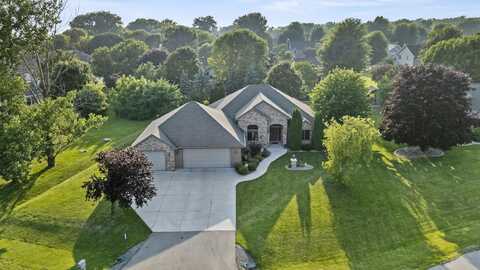 N8387 ROYCE Court, MENASHA, WI 54952