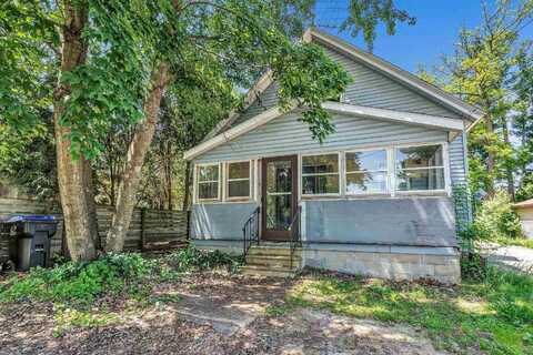 446 STATE Street, REDGRANITE, WI 54970