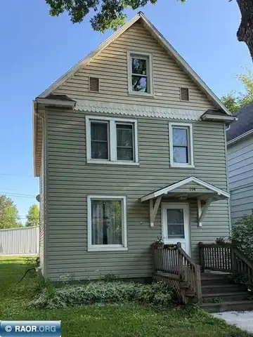 114 3rd St, Virginia, MN 55741