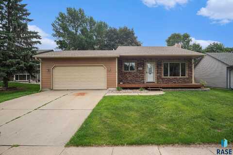 2500 S Ascot Ave, Sioux Falls, SD 57103