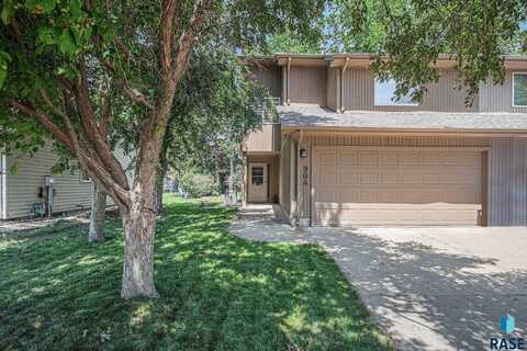 904 E Jane Ln, Sioux Falls, SD 57108