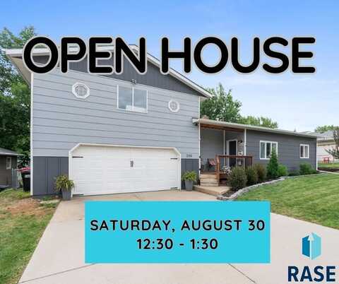 205 S 1st Ave, Brandon, SD 57005