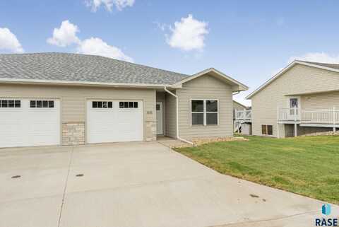 815 N Marquette Pl, Sioux Falls, SD 57110