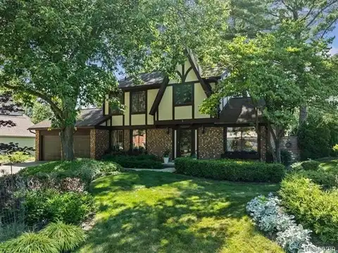 28555 Balmoral Way, Farmington Hills, MI 48334