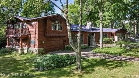 28190 WILDWOOD Trail, Farmington Hills, MI 48336