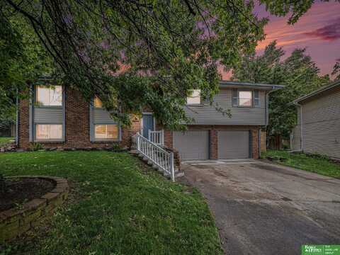 8814 Drexel Circle, Omaha, NE 68127