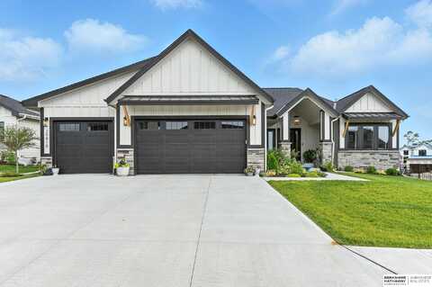 20810 Hartman Avenue, Elkhorn, NE 68022