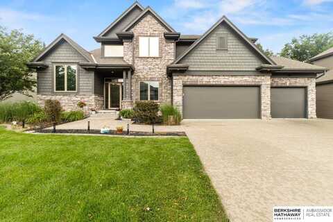 723 S 195th Street, Omaha, NE 68022