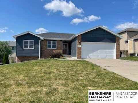 220 orchard Place, Hickman, NE 68372