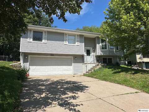 2001 Dodge Circle, Lincoln, NE 68521