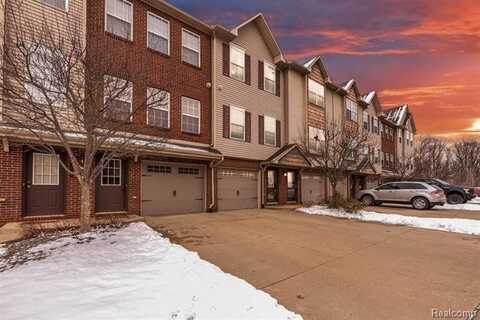 2205 KNOTTY PINE Trail, Howell, MI 48855