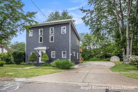 267 Center Street, Coopersville, MI 49404