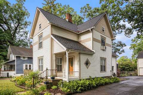 14 Grove Street, Galesburg, MI 49053
