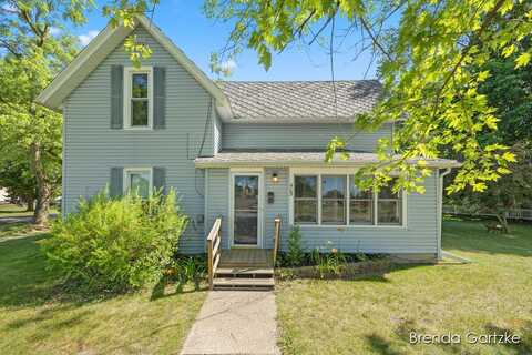 405 Emory Street, Howard City, MI 49329