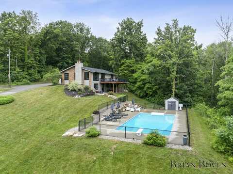 2815 House Street NE, Belmont, MI 49306