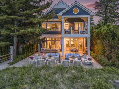 7579 Margaret Avenue, West Olive, MI 49460