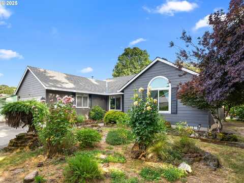 5740 SE GOLDEN RD, Hillsboro, OR 97123