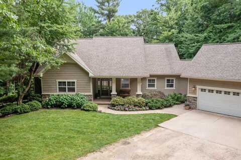8702 E 98th Street, Howard City, MI 49329