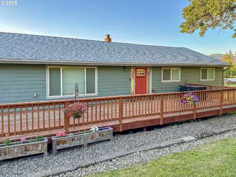 130 TERRACE DR, Glide, OR 97443