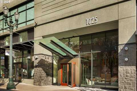 1025 NW COUCH ST, Portland, OR 97209