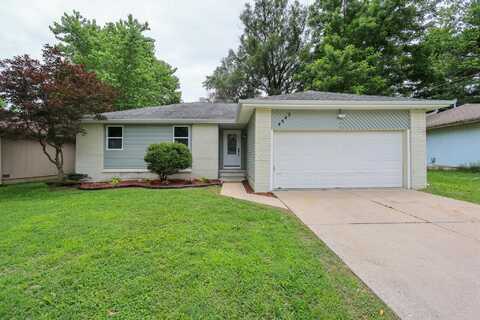 4542 W La Siesta Street, Springfield, MO 65802