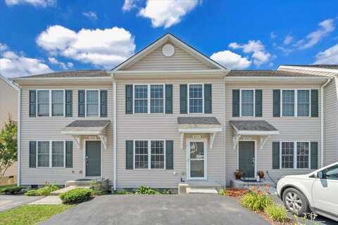 6674 Village Green DR, Roanoke, VA 24019