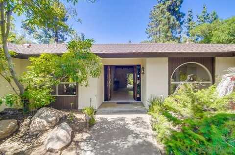 2220 Vista Rodeo Drive, El Cajon, CA 92019