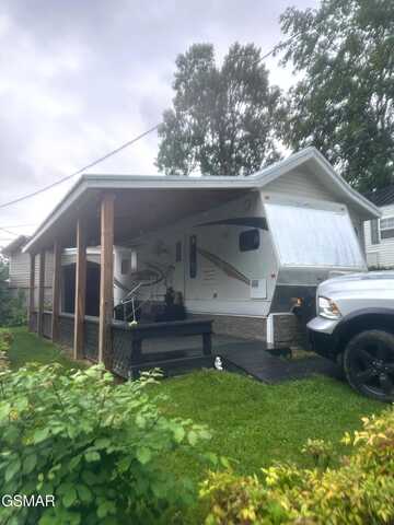 5355 E Parkway, Cosby, TN 37722