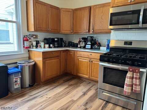 72 Ella St, Bloomfield, NJ 07003