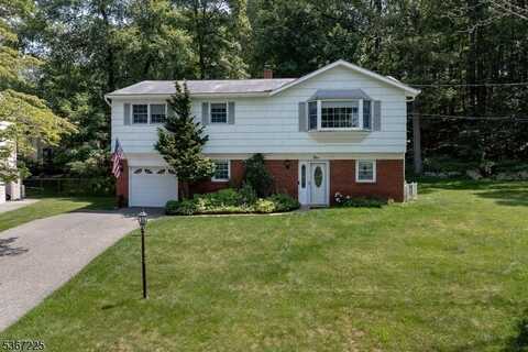 1 Lackawanna Trl, Hopatcong, NJ 07843