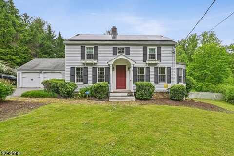 47 W Main St, Mendham, NJ 07960