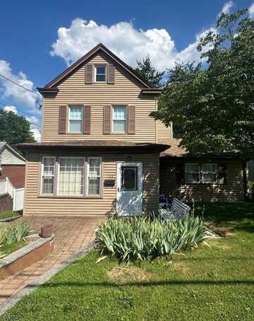 724 3rd St, Lyndhurst, NJ 07071