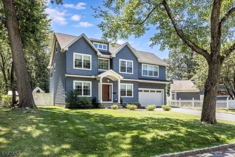 16 Fernwood Rd, Livingston, NJ 07039