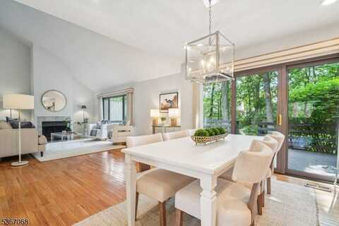 5 Ash Ln, Harding Lakes, NJ 07960