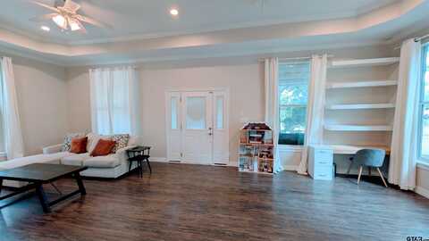 1300 N Broadway Ave, Tyler, TX 75702