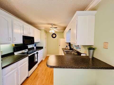 32 Lake Vista Trail, Port Saint Lucie, FL 34952