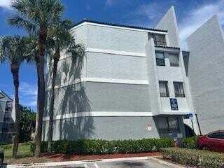 1720 N Congress 211 Avenue, West Palm Beach, FL 33401