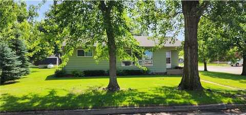 423 S Clayborn Avenue, Parkers Prairie, MN 56361