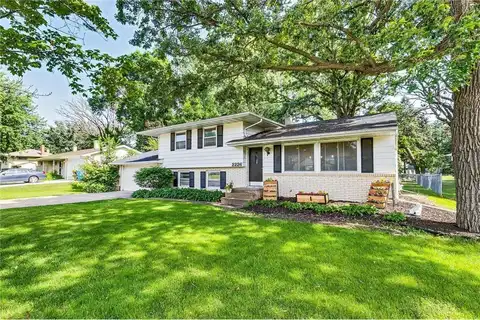 2226 County Road F E, White Bear Lake, MN 55110
