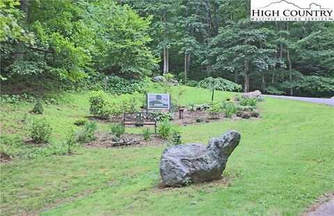 71 Summit Heights, Banner Elk, NC 28604