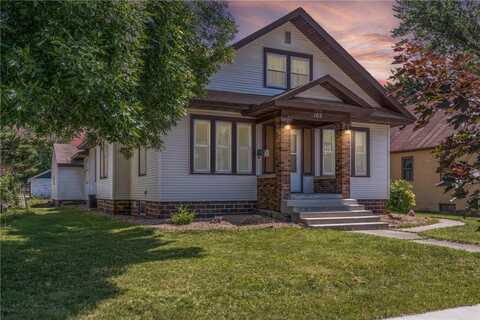 165 N Park Avenue, Le Center, MN 56057