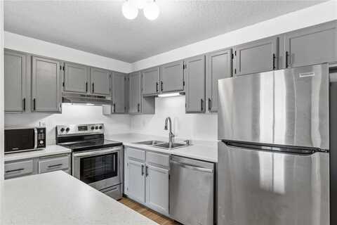 66 9th Street E, Saint Paul, MN 55101