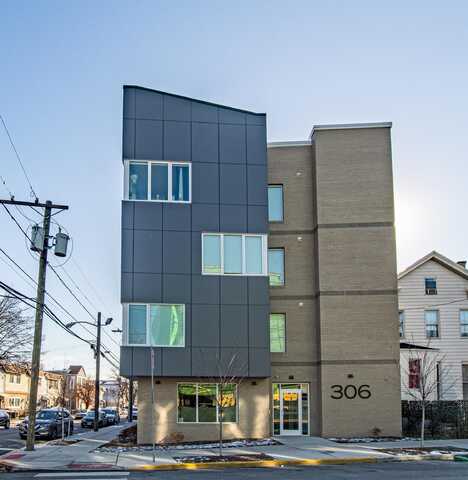 306 BERGEN AVE, JC, West Bergen, NJ 07305
