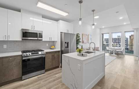 412 WHITON ST, JC, Bergen-Lafayett, NJ 07304