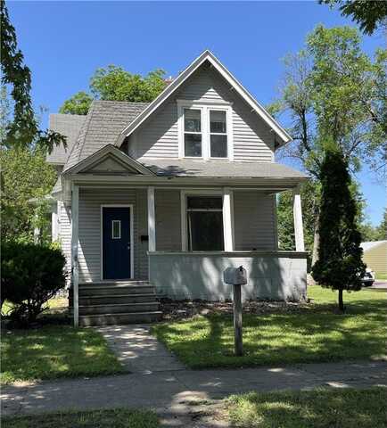 1364 5th Avenue N, Windom, MN 56101