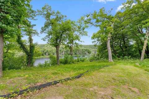 1488 Twin Springs Road, Houlton, WI 54082