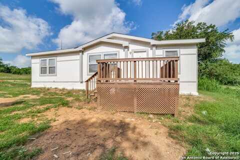 830 County Road 6751, Devine, TX 78016