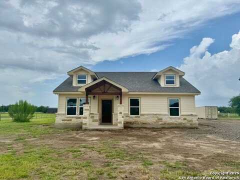 1075 E County Road, Natalia, TX 78059