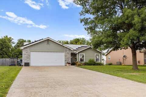 737 North Street, Lawrence, KS 66044